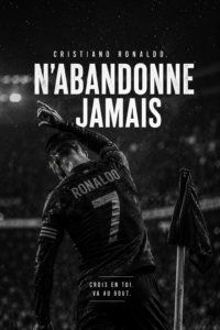 Cristiano Ronaldo en pleine action sur le terrain, montrant détermination et passion pour le football