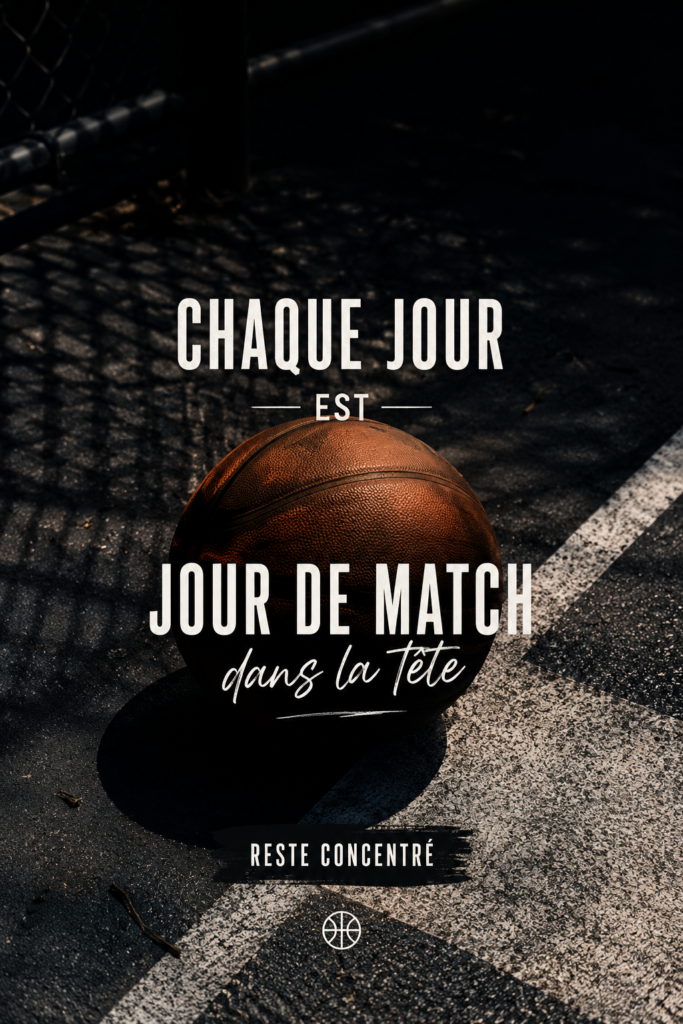 Une femme souriante adoptant une mentalité positive, prête à relever les défis du quotidien.
