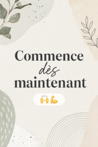 Femme souriante prenant des notes, prête à commencer un nouveau projet.