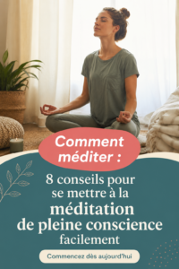 Femme méditant paisiblement dans un environnement calme, illustrant la méditation de pleine conscience.