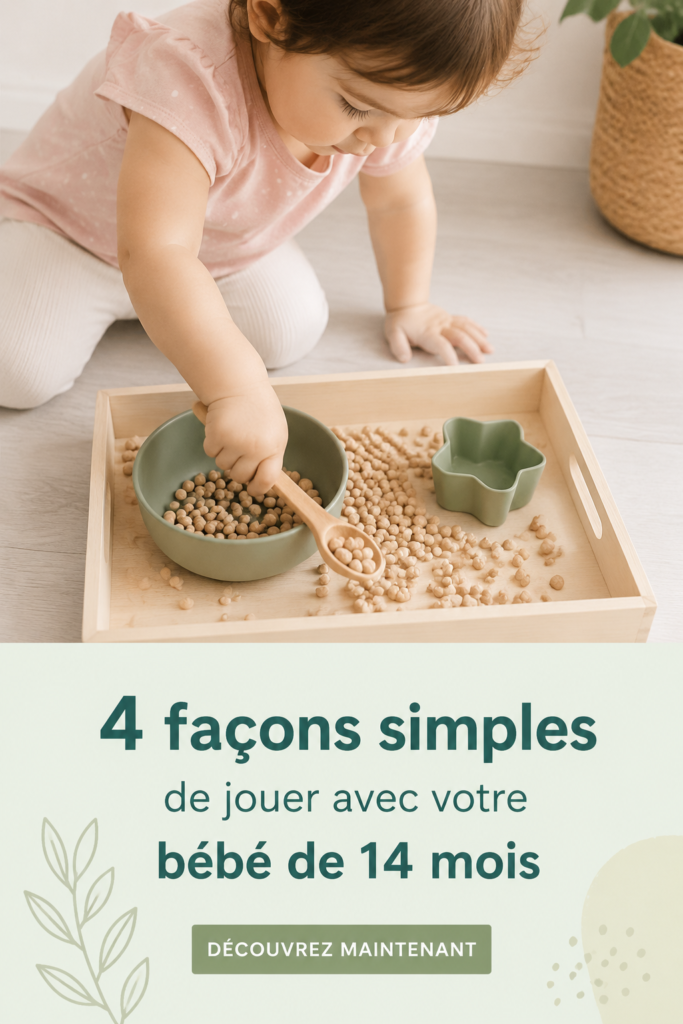 Une maman jouant avec son bébé de 14 mois dans le jardin, sourires échangés.
