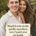 Bindi Irwin sourit joyeusement avec un koala lors de son mariage