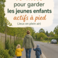Des enfants jouant ensemble à l'extérieur lors d'une chasse au trésor.