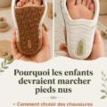 Un enfant joyeux courant pieds nus dans l'herbe, explorant son environnement naturel.