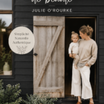Julie O'Rourke présentant sa routine beauté au naturel
